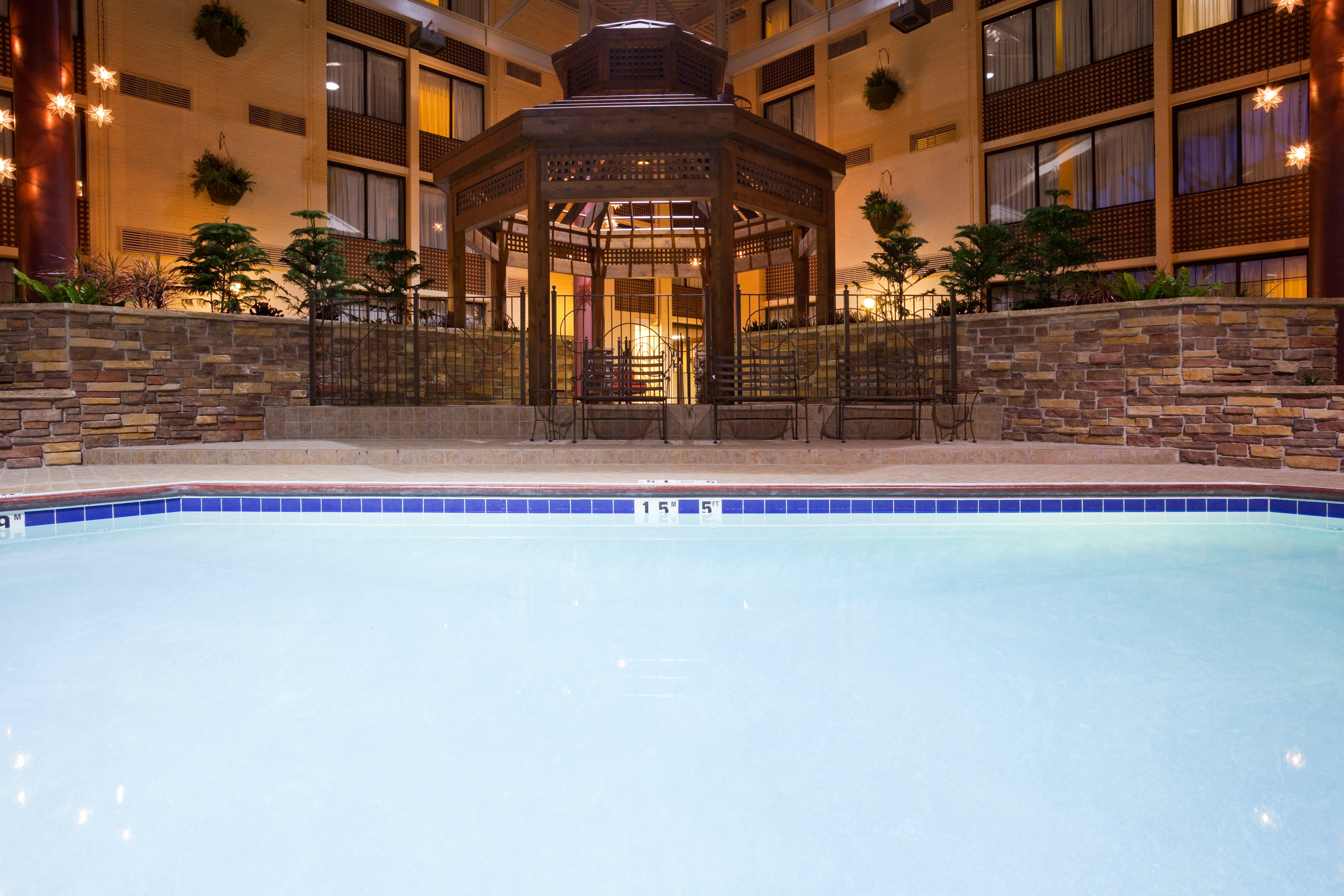Hotel Holiday Airport South-mall Area By Ihg 3*